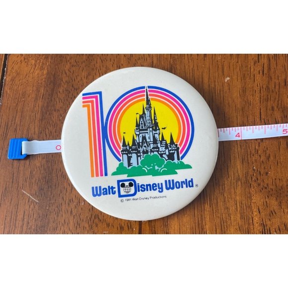 1981 Walt Disney World 10th Anniversary Button Pin Cinderella Castle 3" Round - Picture 3 of 3